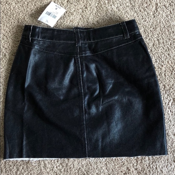 Black skirt - Picture 2 of 2